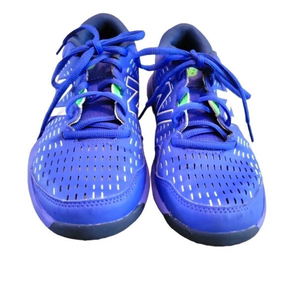 EC NEW BALLANCE BOYS SHOES IN VICTORY BLUE AND WHITE SZ.5 - Picture 4 of 4